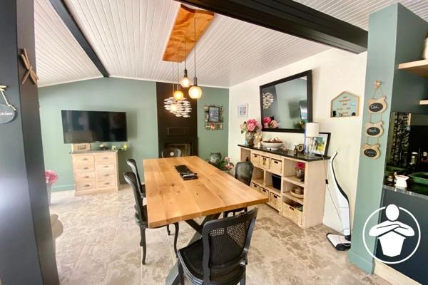 Vente                                                      Maison
                        
                     5 pièces                      143 m2                     à Casseneuil