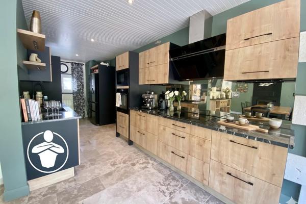Vente                                                      Maison
                        
                     5 pièces                      143 m2                     à Casseneuil