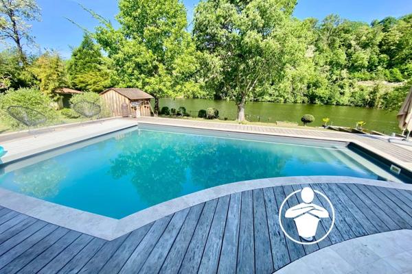 Vente                                                      Maison
                        
                     5 pièces                      143 m2                     à Casseneuil