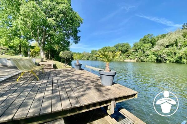 Vente                                                      Maison
                        
                     5 pièces                      143 m2                     à Casseneuil