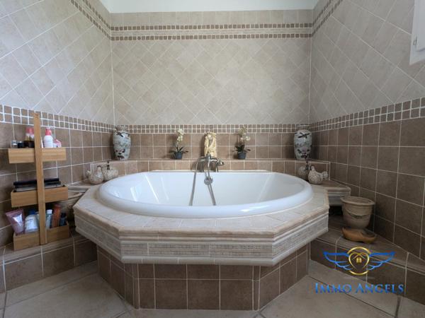 Villa T6 244m2 avec Piscine