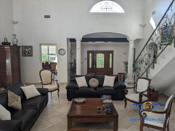 Villa T6 244m2 avec Piscine