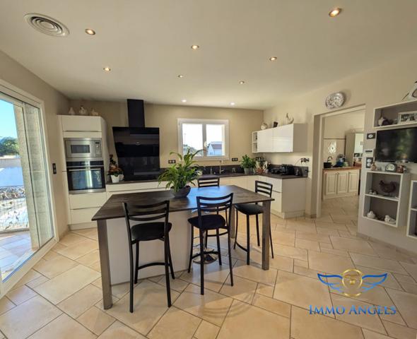 Villa T6 244m2 avec Piscine