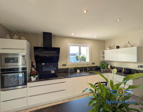 Villa T6 244m2 avec Piscine