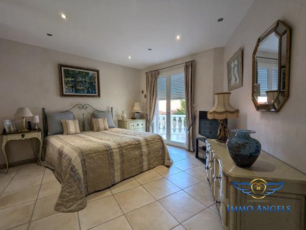 Villa T6 244m2 avec Piscine