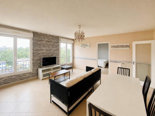 Fort potentiel vue dégagée appartement T4 93m2