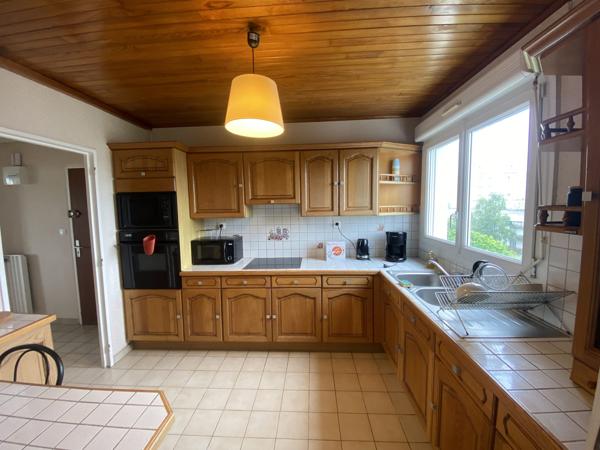 Fort potentiel vue dégagée appartement T4 93m2