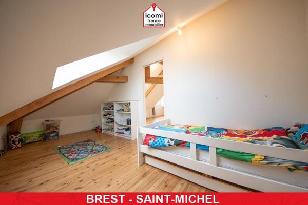 A VENDRE – DUPLEX T4 – DPE C – AUCUN TRAVAUX A PREVOIR – 3 CHAMBRES POSSIBLES – GARAGE – EMPLACEMENT IDEAL