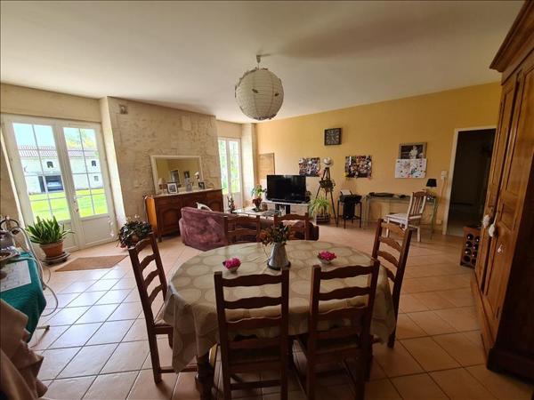 Maison à vendre |  Montguyon |  5 pièces | 110 m²