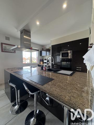 Maison à vendre 6 pièces 114 m² Saint-Germain-du-Puy