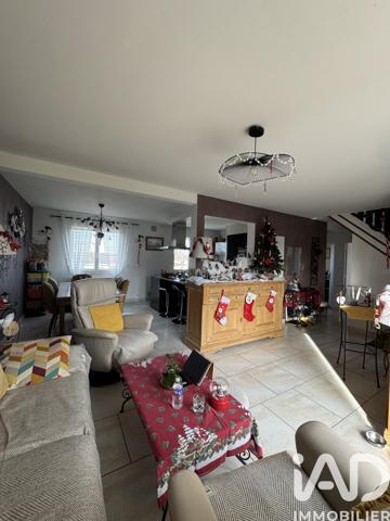 Maison à vendre 6 pièces 114 m² Saint-Germain-du-Puy