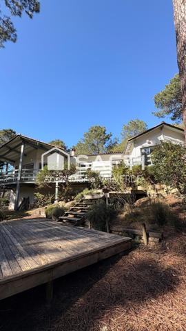 VILLA EN PREMIÈRE LIGNE DU GOLF- LACANAU