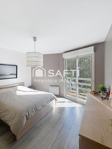 VILLA EN PREMIÈRE LIGNE DU GOLF- LACANAU