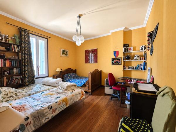 MAISON DE MAÎTRE D'EXCEPTION – ANCIEN DOMAINE VITICOLE – PLUS DE 1 000 m² DE BÂTIS – CŒUR DE VILLE
