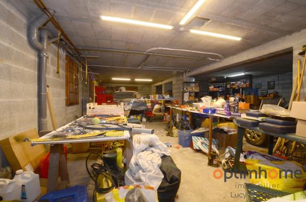 Sous-sol de 3 chambres, grand jardin et garage supplémentaire!