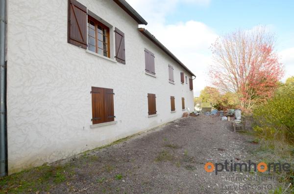 Sous-sol de 3 chambres, grand jardin et garage supplémentaire!
