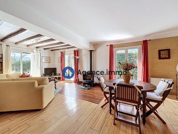 À vendre - Maison traditionnelle, 6 pièces située à Urrugne (64122)