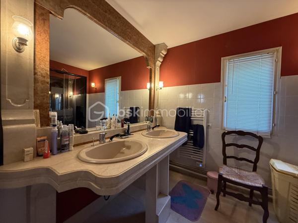 Immeuble mixte de 695 m²