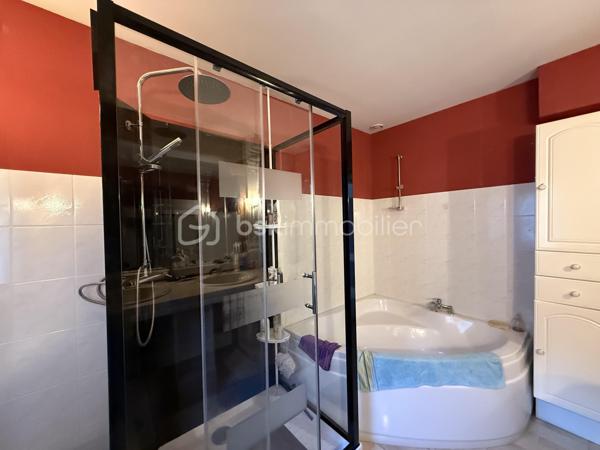 Immeuble mixte de 695 m²