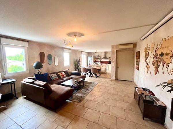 L'Isle-sur-la-Sorgue (84800) Magnifique appartement de 75 m², L’Isle-sur-la-Sorgue