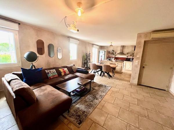 L'Isle-sur-la-Sorgue (84800) Magnifique appartement de 75 m², L’Isle-sur-la-Sorgue