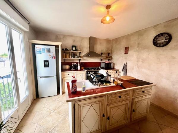 L'Isle-sur-la-Sorgue (84800) Magnifique appartement de 75 m², L’Isle-sur-la-Sorgue