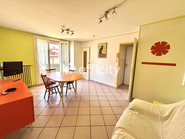 Appartement
         3 pièces
        - 51 m² 142 500 € *