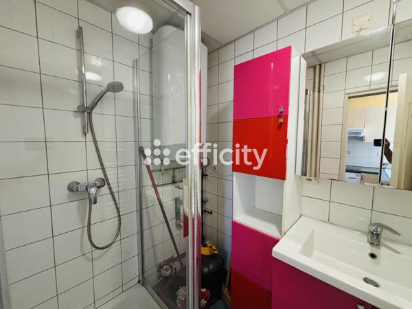 Appartement
         3 pièces
        - 51 m² 142 500 € *