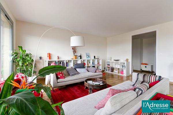 DERNIER ETAGE vue CATHEDRALE