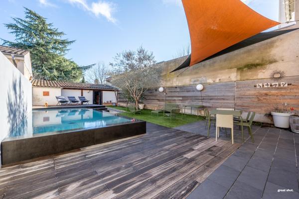 Maison 169 m² avec piscine à débordement et dépendance
