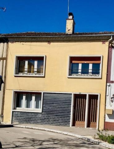 MAISON DE VILLE  T5 AVEC COUR EXTERIEURE