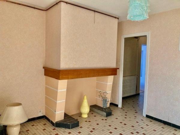 MAISON DE VILLE  T5 AVEC COUR EXTERIEURE