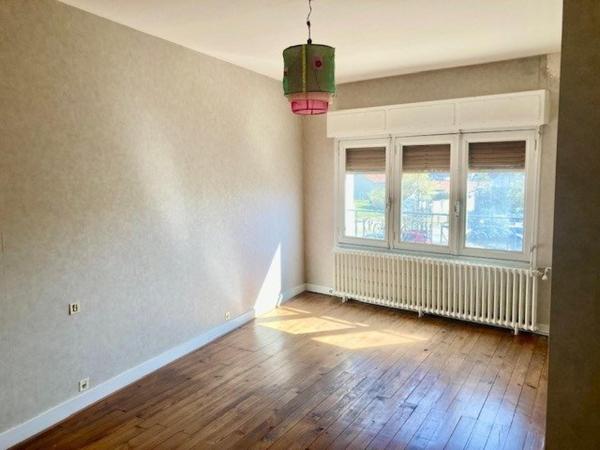 MAISON DE VILLE  T5 AVEC COUR EXTERIEURE