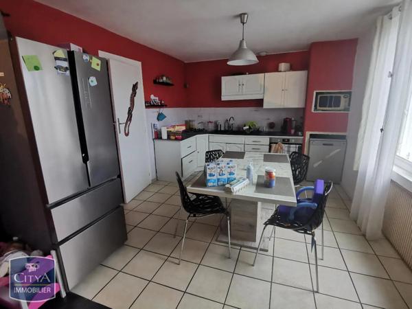 Maison à louer 4 pièces 90m² Saint-Romain-le-Puy (42610)