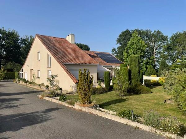 Maison à vendre |  Saint-Victurnien |  7 pièces | 255 m²