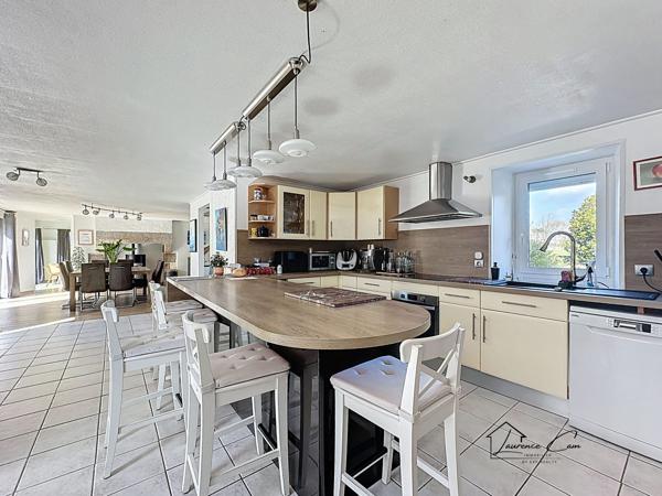 Maison de charme rénovée avec extension lumineuse – 4 chambres – dépendance – à 5 min des plages