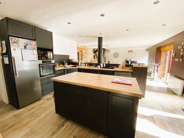 Iffendic (35750) Belle longère mitoyenne