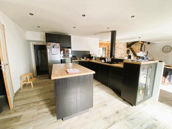 Iffendic (35750) Belle longère mitoyenne