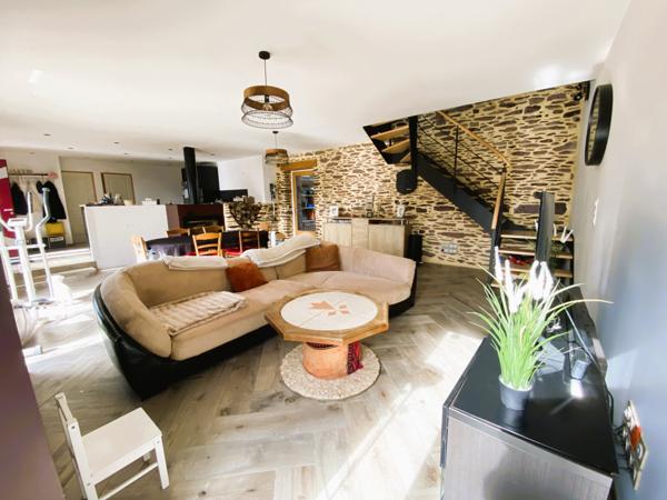 Iffendic (35750) Belle longère mitoyenne