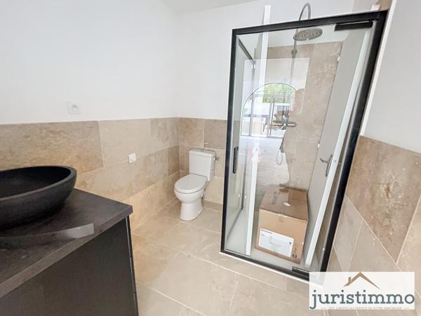 Orange (84100) Immeuble de charme unique et exceptionnel au cœur d'Orange , entièrement rénové avec jardin.