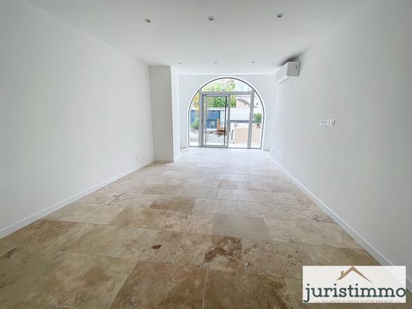 Orange (84100) Immeuble de charme unique et exceptionnel au cœur d'Orange , entièrement rénové avec jardin.