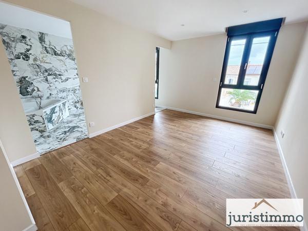 Orange (84100) Immeuble de charme unique et exceptionnel au cœur d'Orange , entièrement rénové avec jardin.