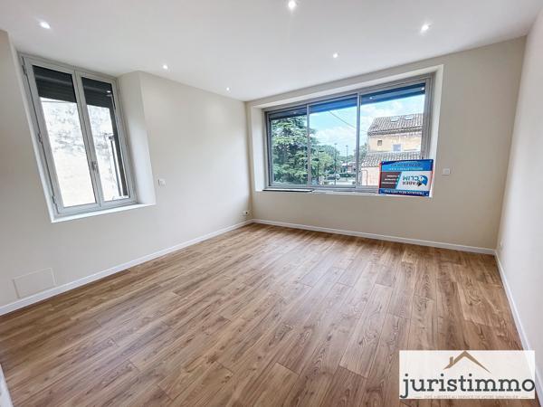 Orange (84100) Immeuble de charme unique et exceptionnel au cœur d'Orange , entièrement rénové avec jardin.