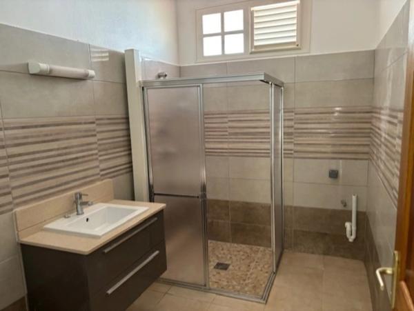 Immeuble de 5 logements à vendre LE VAUCLIN (97280), refait à neuf !