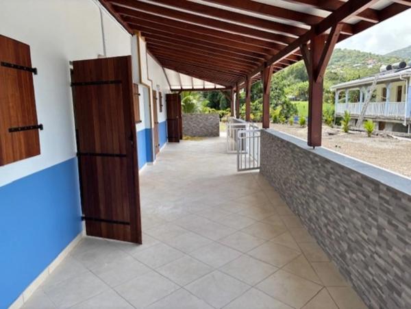 Immeuble de 5 logements à vendre LE VAUCLIN (97280), refait à neuf !