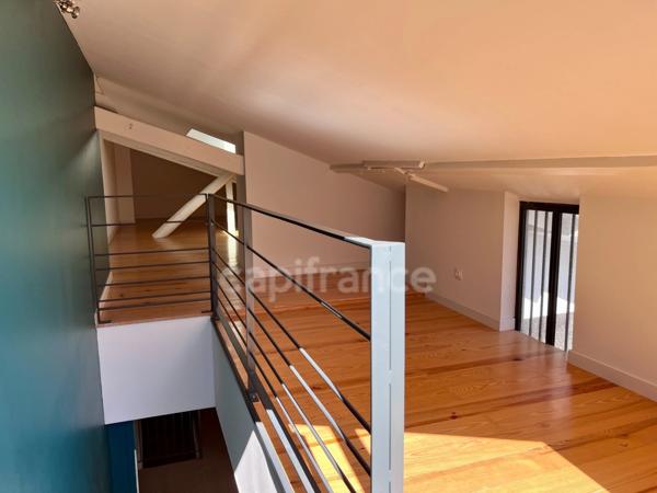 Maison type Loft - hypercentre Tarbes avec terrasses et double parking