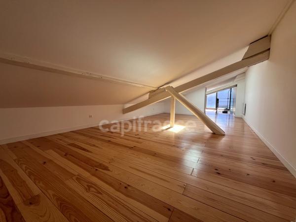 Maison type Loft - hypercentre Tarbes avec terrasses et double parking