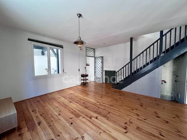 Maison type Loft - hypercentre Tarbes avec terrasses et double parking