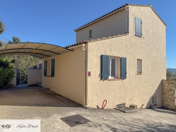 Villa de deux suites avec deux studios, piscine, terrain constructible et vue imprenable