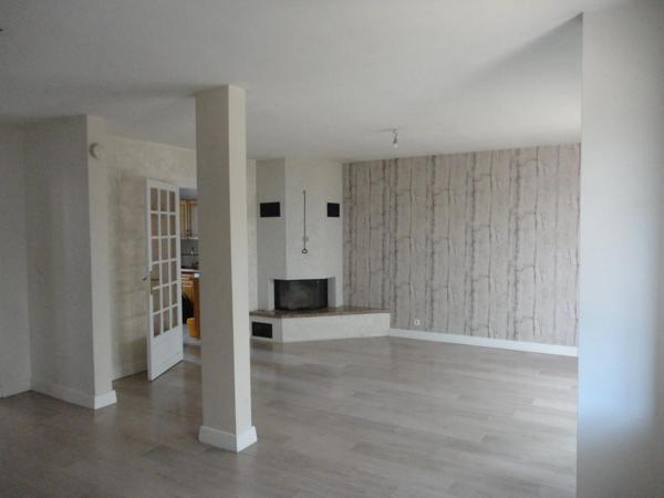 Dpt Tarn (81), à vendre Castres villa P6 de 124 m² sur terrain 358 m² avec terrasse et garage